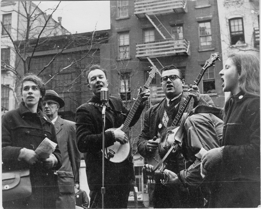 Pete Seeger performs at NY Sane Easter Rally, April 2, 1961